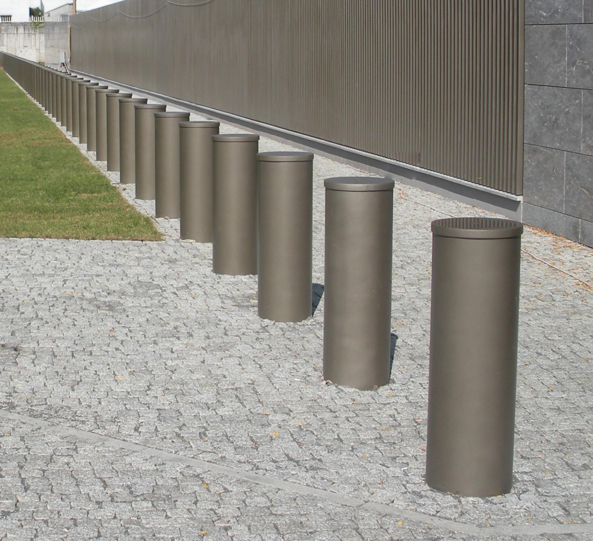 Static bollard - Scimitar Static